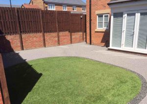 artificial-grass-resin-patio