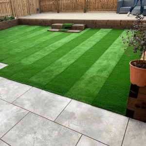artificial-grass-step